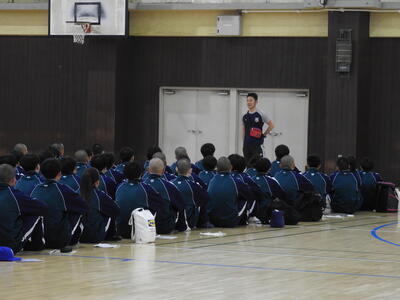 ３年キャンプ出発４.JPG