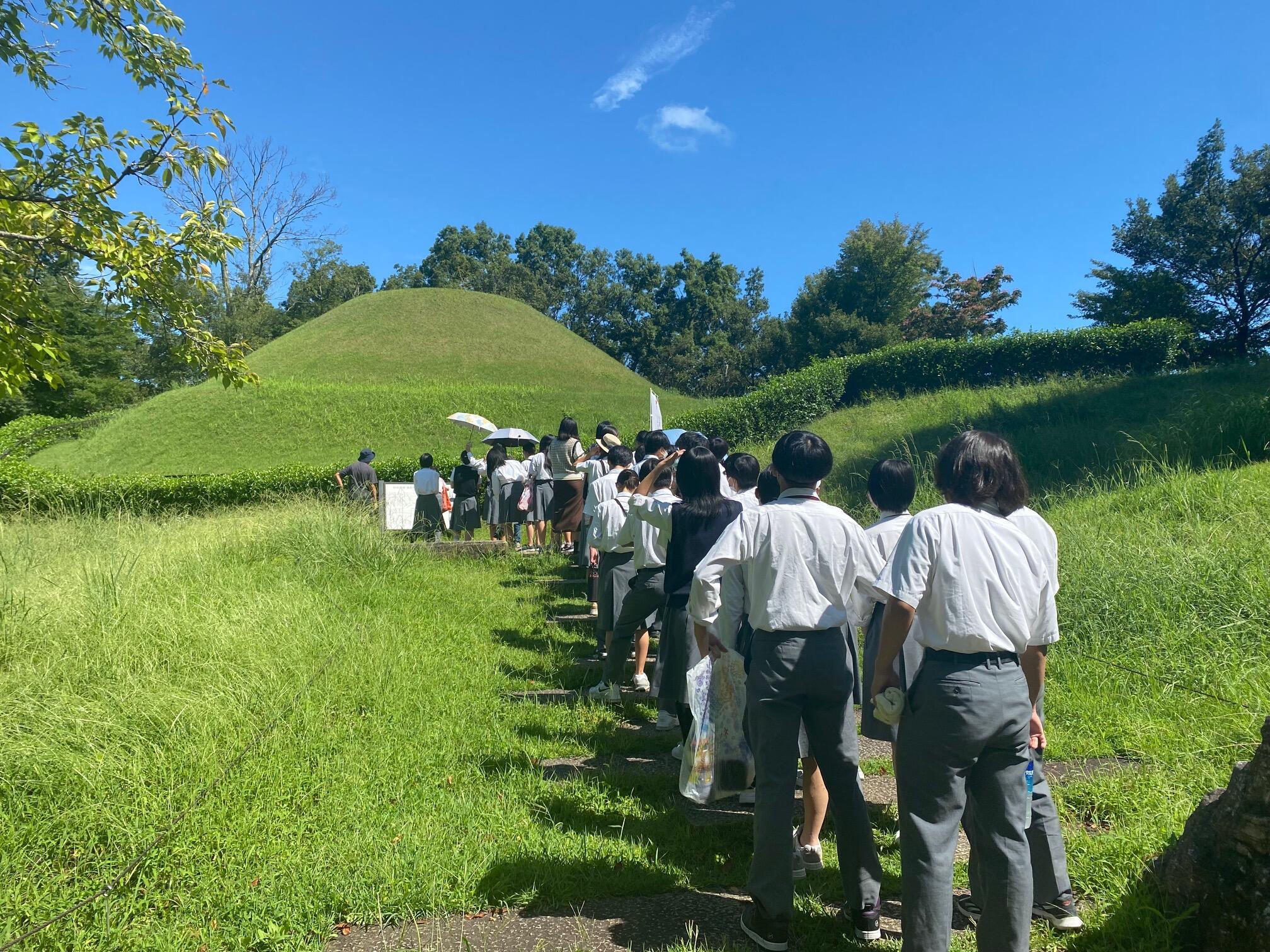 飛鳥高松塚古墳.jpg