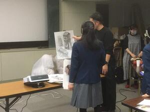 10月デッサン講評会④.JPG