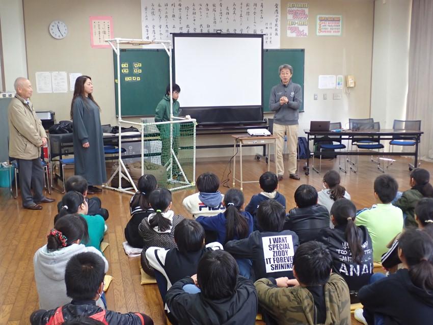 愛鷹小学校微小重力実験1.jpg