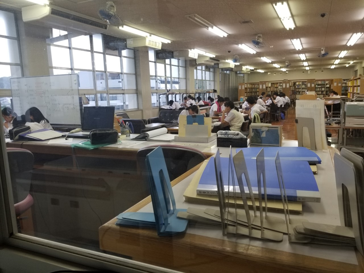 図書室2.png