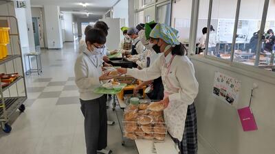 １０／２０　給食１－５.jpg