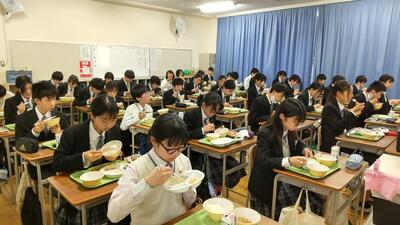 ４／１２　給食Ａ２.jpg