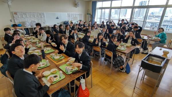 ３／１３　給食３Ａ－１.jpg