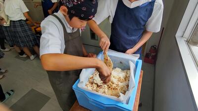 ９／８　給食２.jpg
