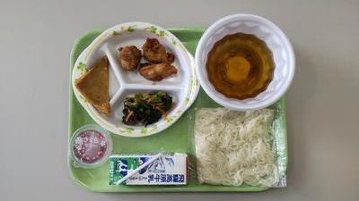 ４／２２　給食１.jpg