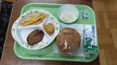 １０／２０　給食１－１.jpg