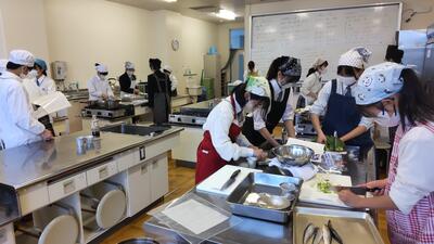 １２／１２　調理実習１Ａ－１.jpg