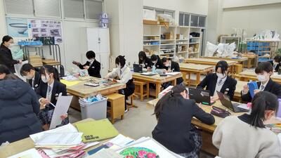 ２／１６　美術３－２.JPG