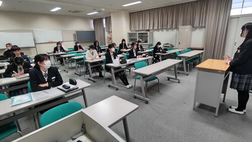 ２／５　言語３年英語.jpg