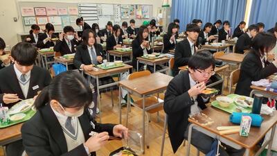 ３／４　給食２Ａ.jpg