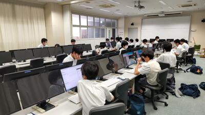 ７／１１　数学研究部２.jpg