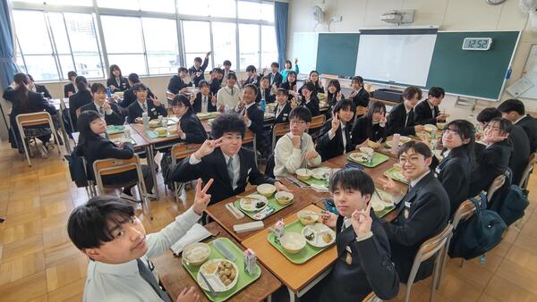 ３／１３　給食３Ａ－２.jpg