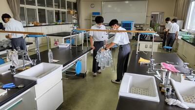 ８／１８科学部１－２.jpg