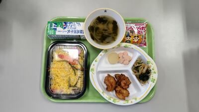 ３／３　給食１.jpg