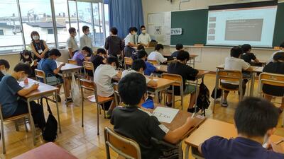 ７／１６数学研究部の様子１－２.JPG