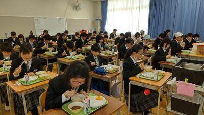 ４／１１　給食Ａ２.jpg