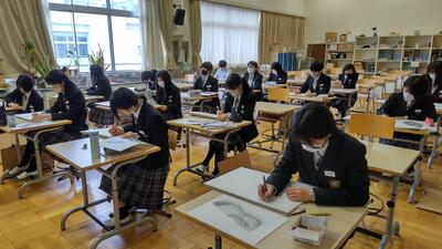 ２／１６　美術２－１.JPG