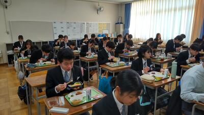 ３／３　給食２.jpg