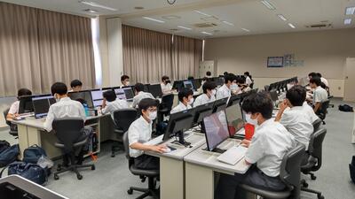 ７／１１　数学研究部１.jpg