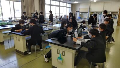 ４／２７　科学部２.jpg