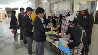 ３／１０　給食３Ｂ－１.JPG