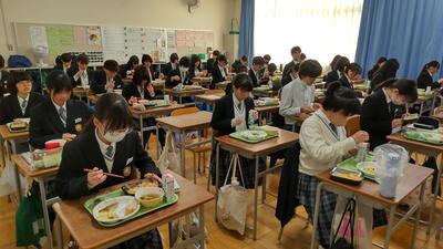 ３／４　給食２Ｂ.jpg