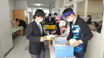 ３／１０　給食３Ａ－１.JPG