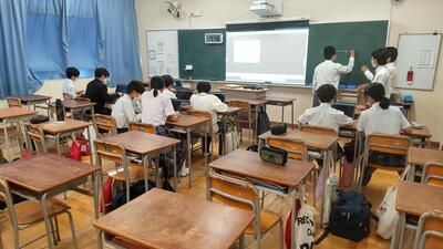 ５／２５　数学研究部１－１.JPG