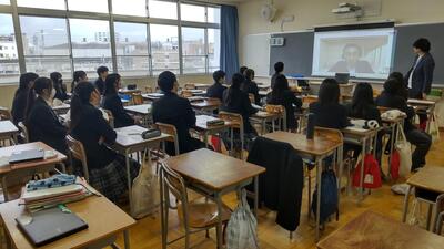 3/5 2年キャリア教育4.JPG