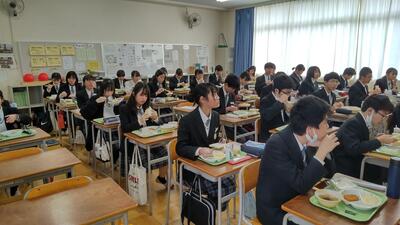 ２／６　給食３Ａ.JPG