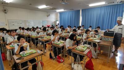 ９／８　給食４.jpg