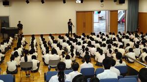 ７／２０　生徒集会１－１.JPG