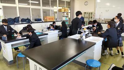 ４／２７　科学部１.jpg