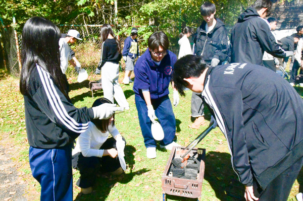 修学旅行速⑪（アウトドアクッキング）-14.jpg