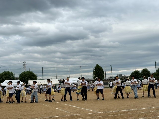 フォークダンス①.jpg