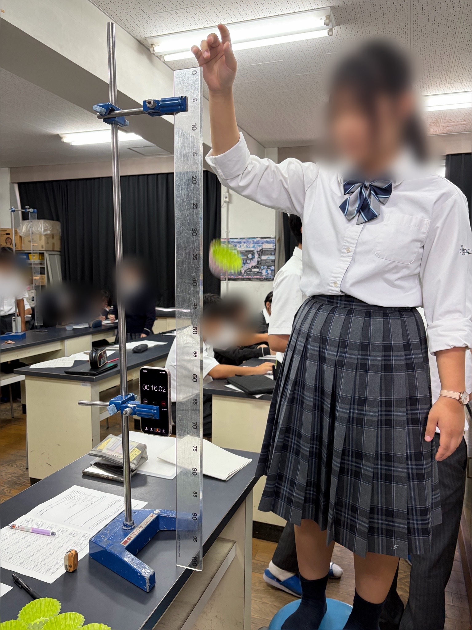 1006【理数科・理数実習】物理分野「自由落下運動の解析②」2.jpeg