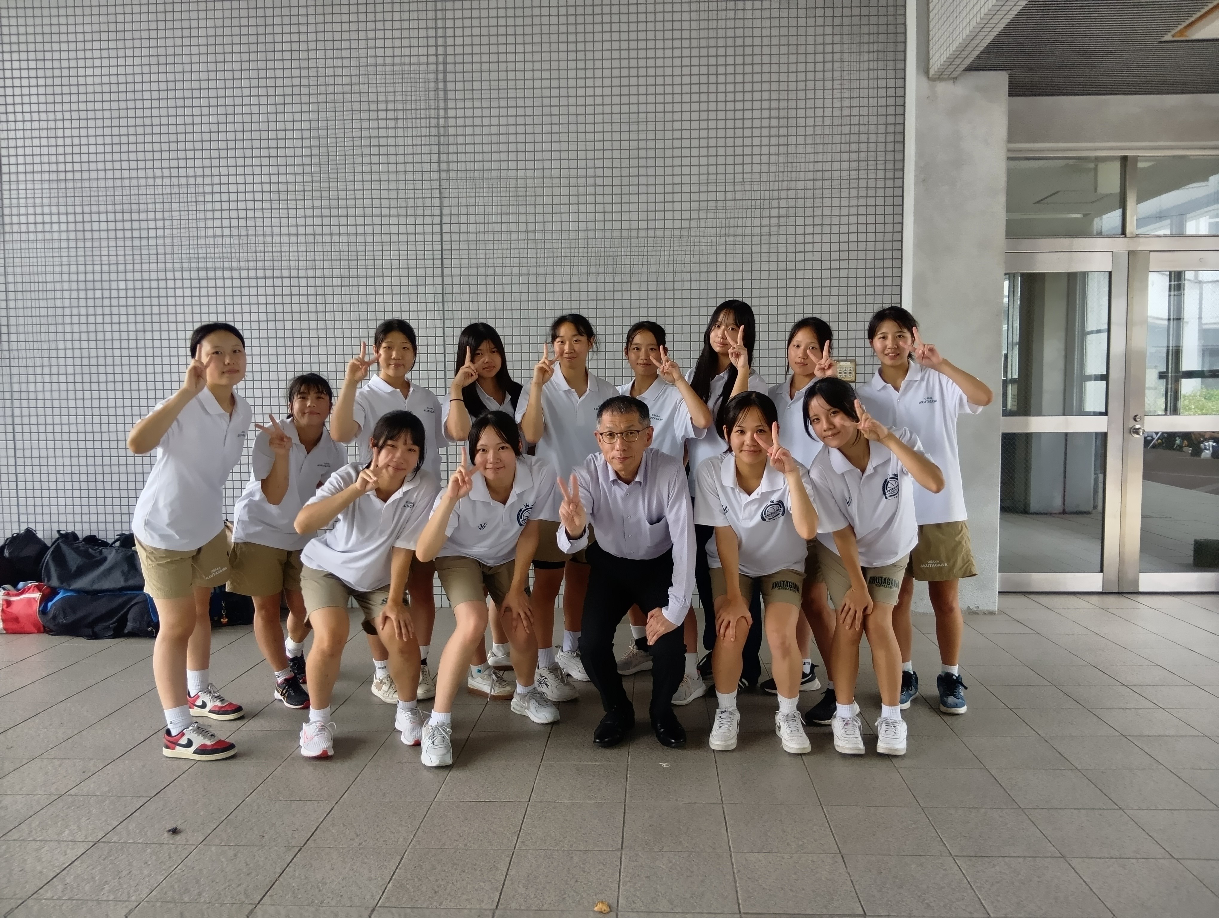 R080906_女子バスケ部(校長).jpg